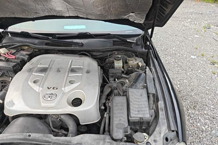 Used Toyota Reiz 2009 2.5S Comfort Edition Engine Bay Left
