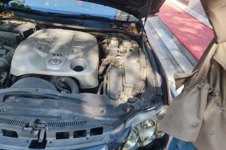 Used Toyota Reiz 2009 2.5S AVX Version Engine Bay Left