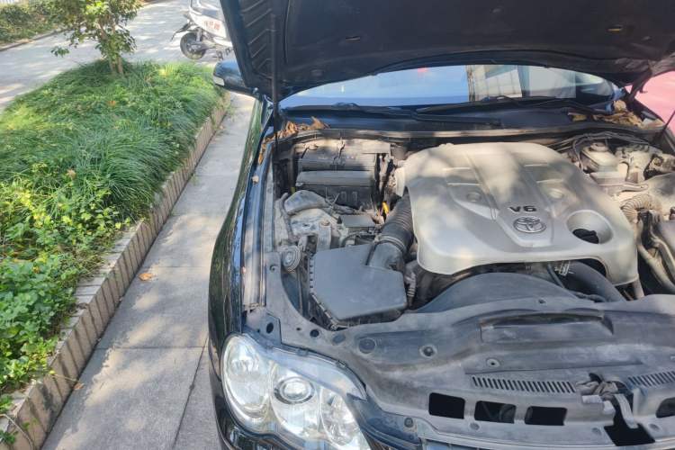 Used Toyota Reiz 2009 2.5S AVX Version Engine Bay Right
