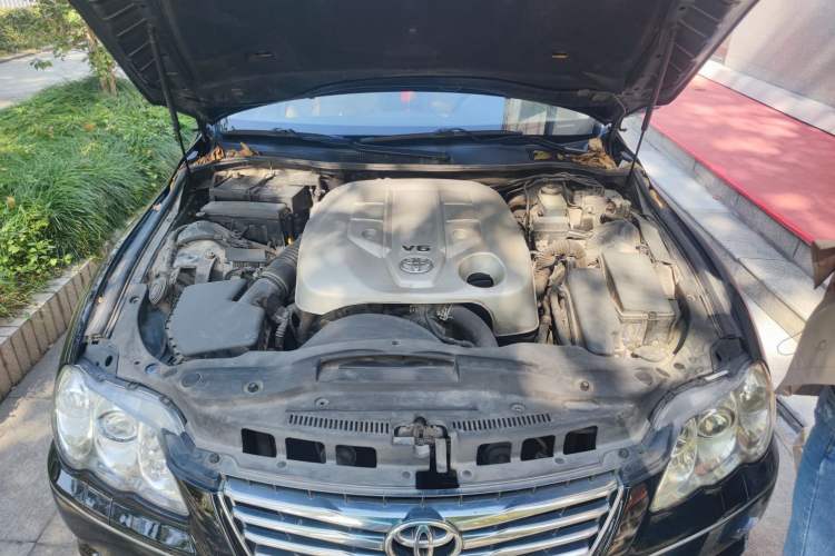 Used Toyota Reiz 2009 2.5S AVX Version Engine Bay
