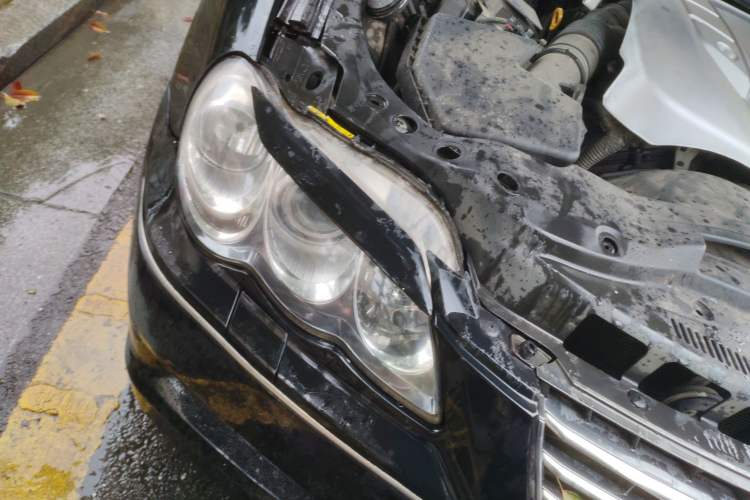 Used Toyota Reiz 2009 2.5S AVX Version Right Front Headlight