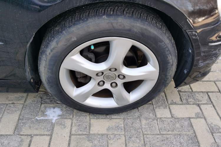 Used Toyota Reiz 2009 2.5S Comfort Edition Right Front Wheel Hub