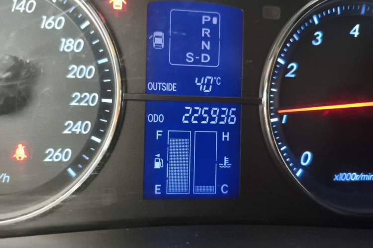 Used Toyota Reiz 2009 2.5S AVX Version Odometer Close Up