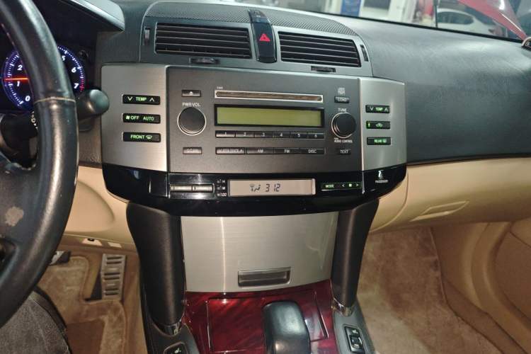 Used Toyota Reiz 2009 2.5S Comfort Edition Audio And AC Panel