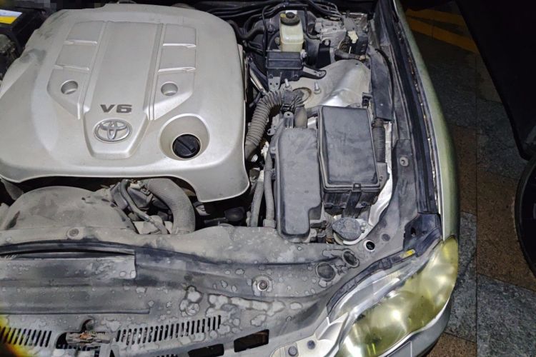 Used Toyota Reiz 2009 2.5S Comfort Edition Engine Bay Left