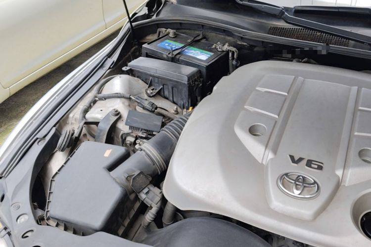 Used Toyota Reiz 2009 2.5S Comfort Edition Engine Bay Right