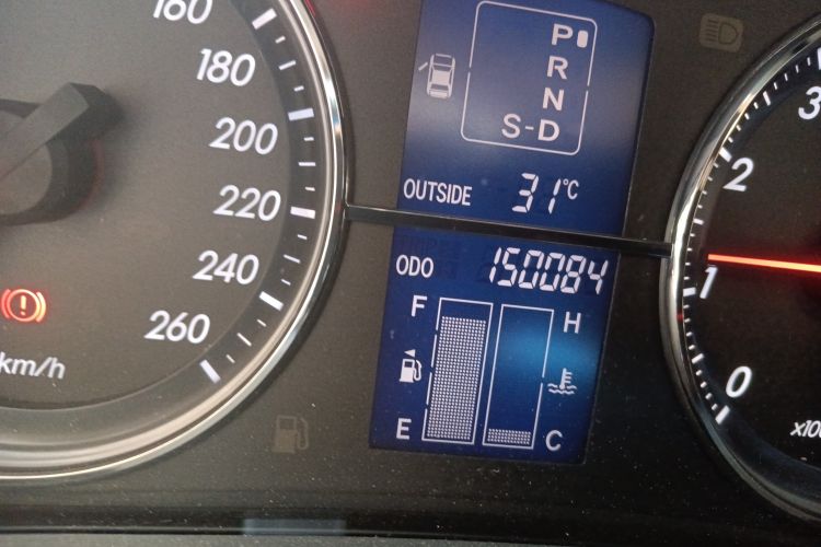 Used Toyota Reiz 2009 2.5S Comfort Edition Odometer Close Up