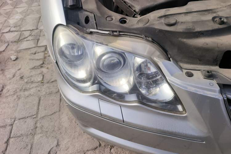 Used Toyota Reiz 2009 2.5S Comfort Edition Right Front Headlight