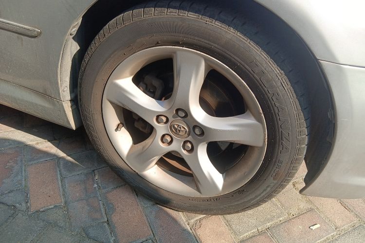 Used Toyota Reiz 2009 2.5S Comfort Edition Right Front Wheel Hub