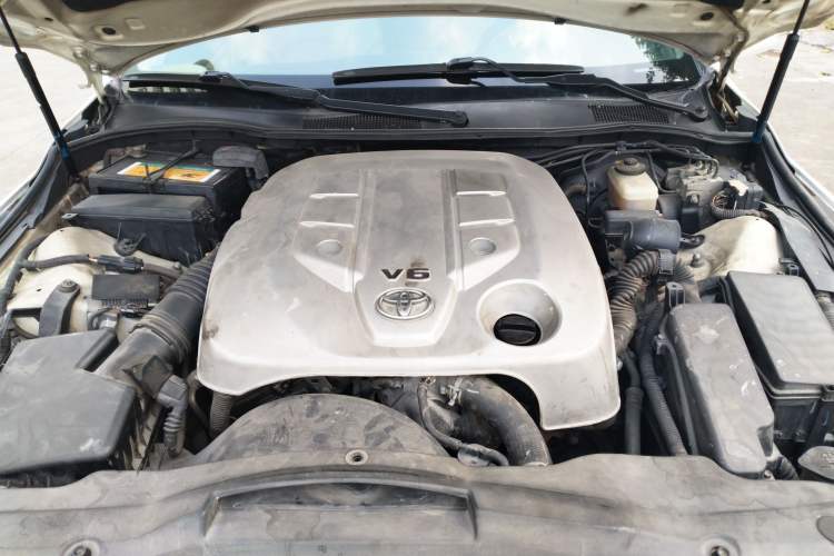Used Toyota Reiz 2009 2.5S AVX Version Engine Bay
