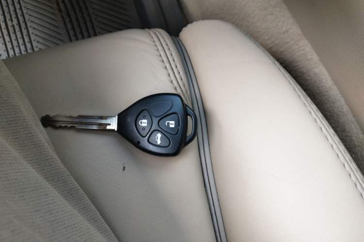 Used Toyota Reiz 2009 2.5S AVX Version Vehicle Key