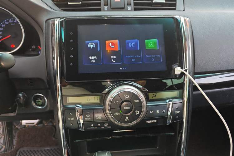 Used Toyota Reiz 2010 2.5V Fashion Elite Edition Audio And AC Panel
