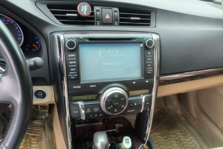 Used Toyota Reiz 2010 2.5V Fashion Elite Edition Audio And AC Panel
