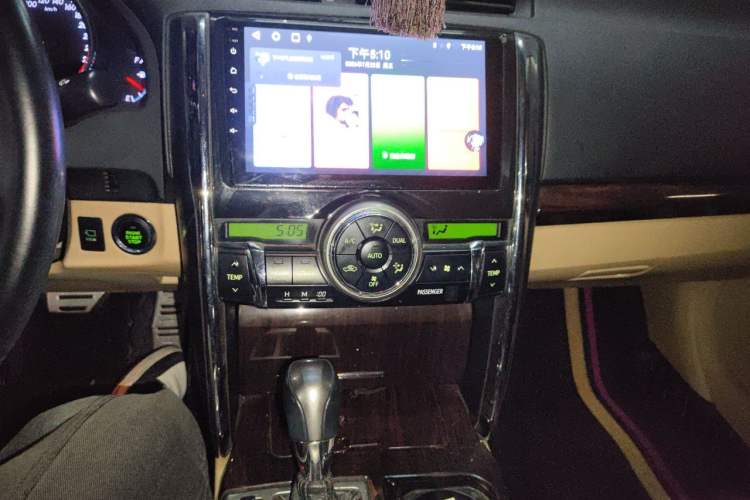 Used Toyota Reiz 2010 2.5V Fashion Luxury Navigation Edition Audio And AC Panel