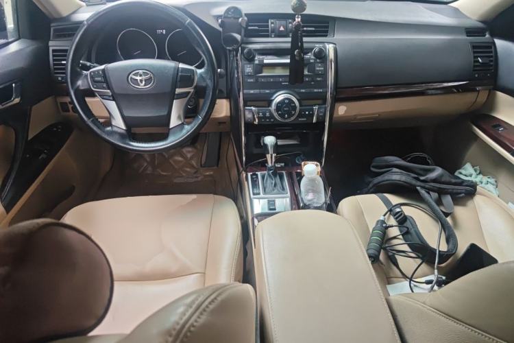 Used Toyota Reiz 2010 2.5V Fengdu Elite Edition Center Console