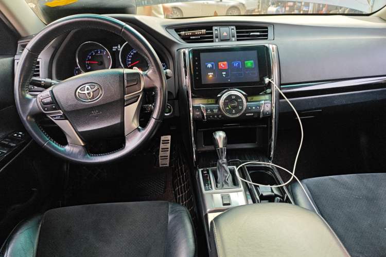 Used Toyota Reiz 2010 2.5V Fashion Elite Edition Center Console