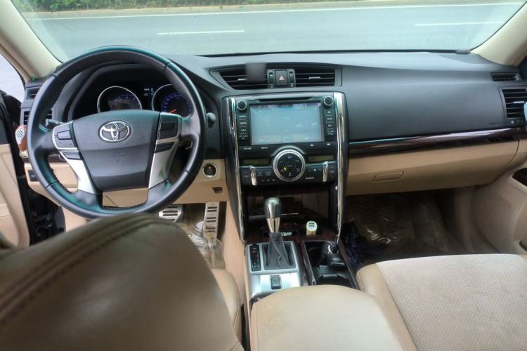 Used Toyota Reiz 2010 2.5V Fashion Elite Edition Center Console