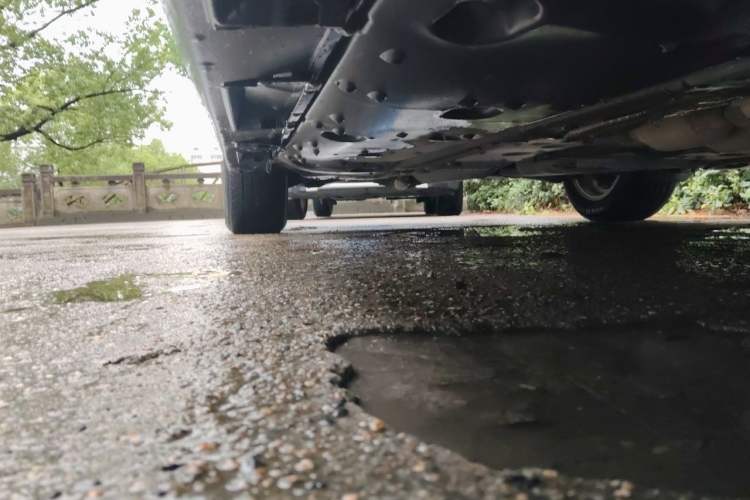 Used Toyota Reiz 2010 2.5V Fengdu Elite Edition Chassis Front Right