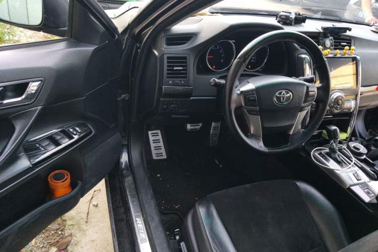 Used Toyota Reiz 2010 2.5V Fashion Elite Edition Driver Seat