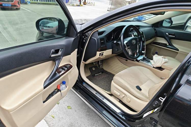 Used Toyota Reiz 2010 2.5V Fashion Elite Edition Driver Seat