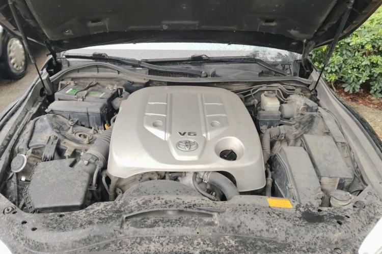 Used Toyota Reiz 2010 2.5V Fengdu Elite Edition Engine Bay