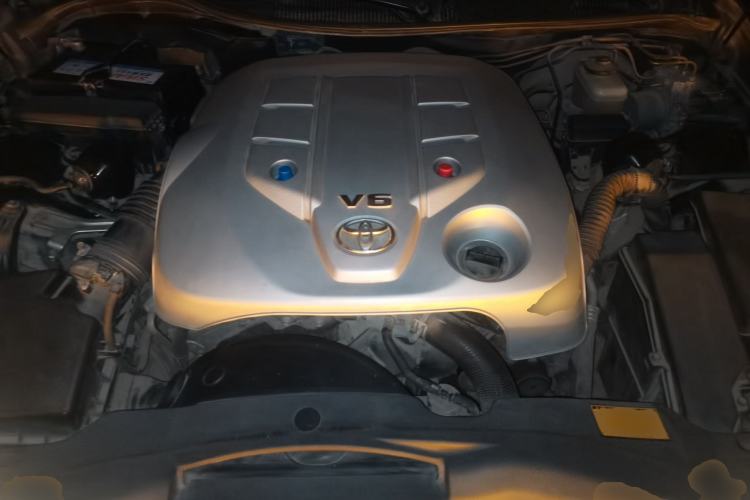 Used Toyota Reiz 2010 2.5S Fashion Elite Edition Engine Bay