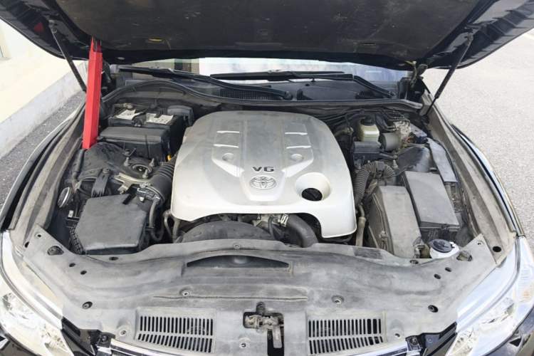 Used Toyota Reiz 2010 2.5V Fengdu Elite Edition Engine Bay