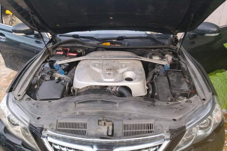 Used Toyota Reiz 2010 2.5V Fashion Elite Edition Engine Bay