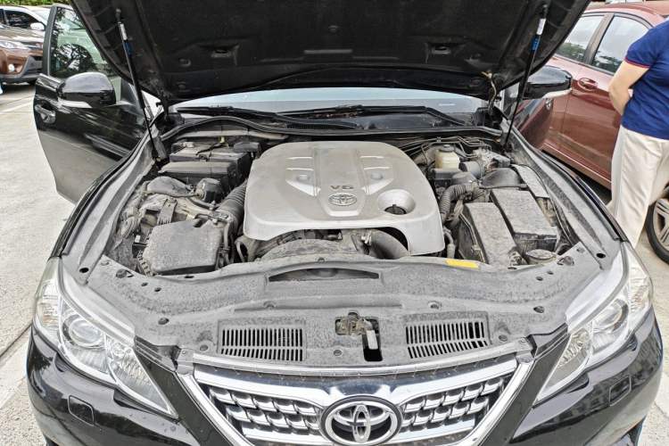 Used Toyota Reiz 2010 2.5V Fashion Elite Edition Engine Bay