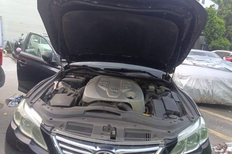 Used Toyota Reiz 2010 2.5V Fengdu Elite Edition Engine Bay