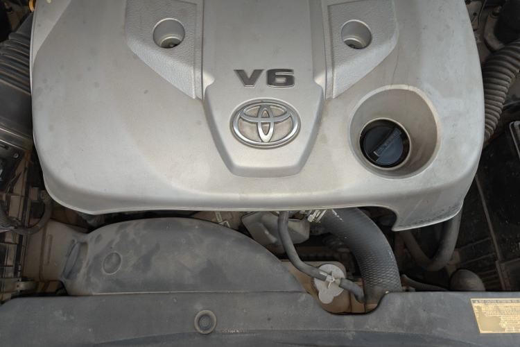 Used Toyota Reiz 2010 2.5S Fashion Elite Edition Engine Bay
