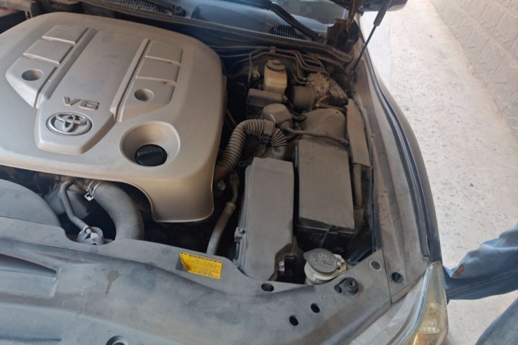 Used Toyota Reiz 2010 2.5V Fashion Elite Edition Engine Bay Left