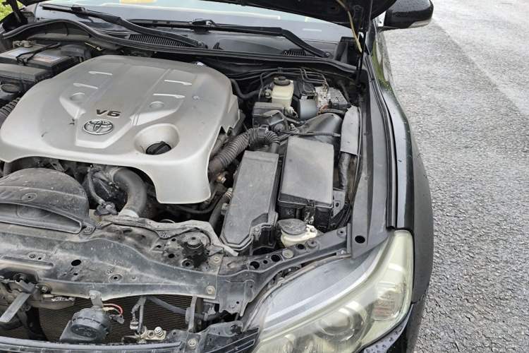 Used Toyota Reiz 2010 2.5V Fashion Elite Edition Engine Bay Left