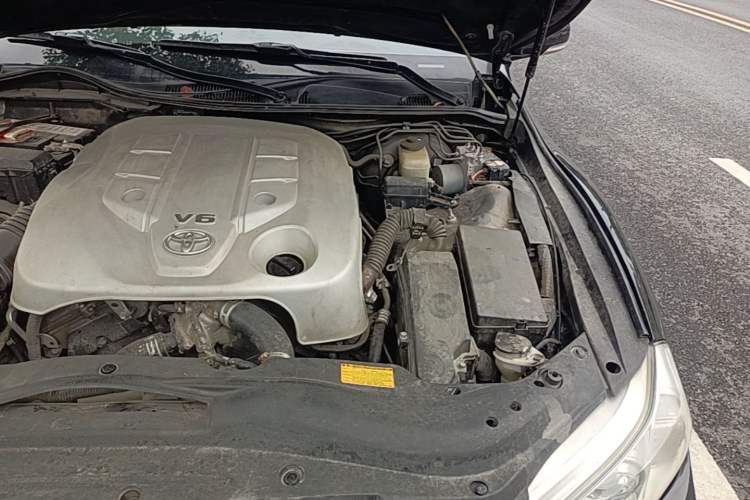 Used Toyota Reiz 2010 2.5V Fengdu Elite Edition Engine Bay Left