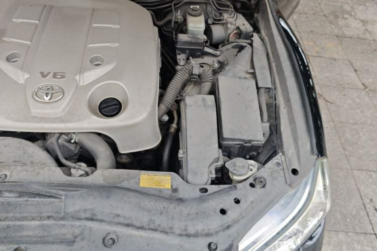 Used Toyota Reiz 2010 2.5V Fengdu Elite Edition Engine Bay Left