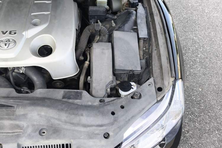 Used Toyota Reiz 2010 2.5V Fengdu Elite Edition Engine Bay Left