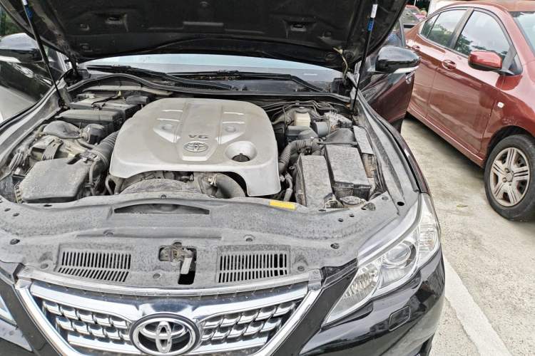 Used Toyota Reiz 2010 2.5V Fashion Elite Edition Engine Bay Left