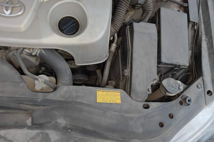 Used Toyota Reiz 2010 2.5S Fashion Elite Edition Engine Bay Left