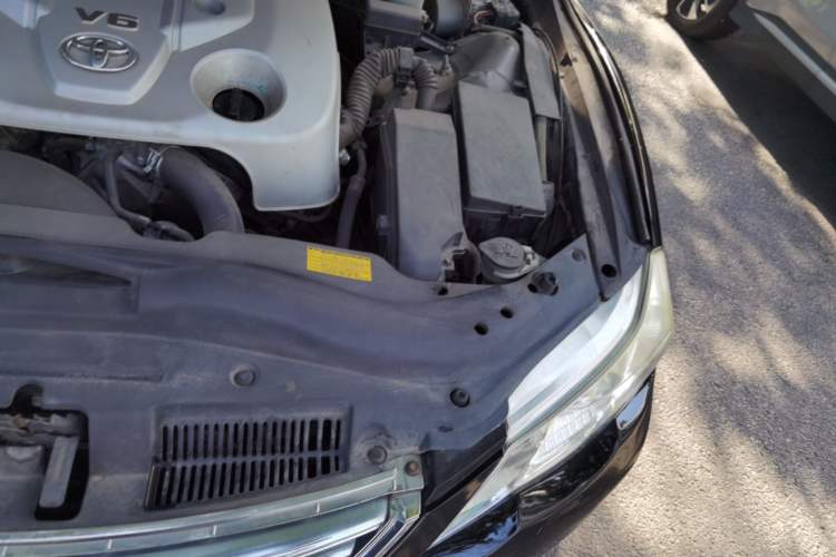 Used Toyota Reiz 2010 2.5V Fengdu Elite Edition Engine Bay Left