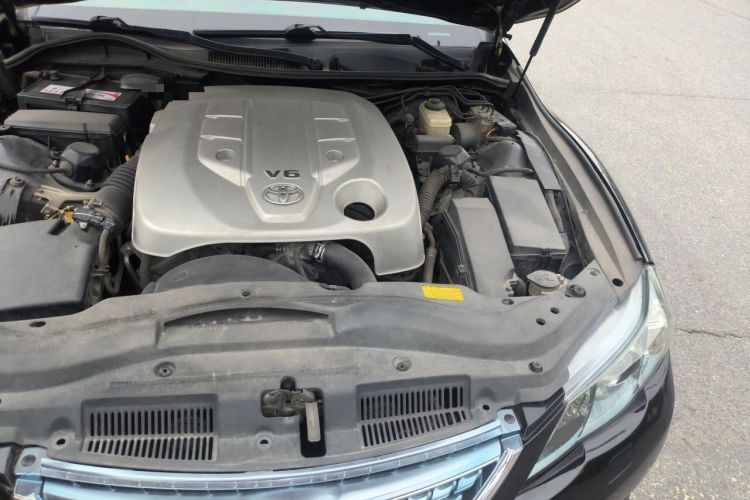 Used Toyota Reiz 2010 2.5V Fashion Elite Edition Engine Bay Left
