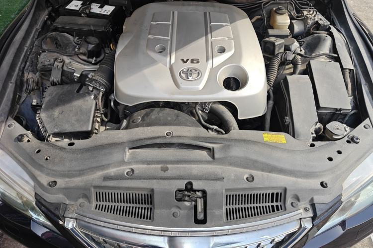 Used Toyota Reiz 2010 2.5V Fashion Elite Edition Engine Bay