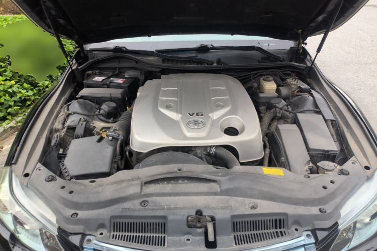 Used Toyota Reiz 2010 2.5V Fashion Elite Edition Engine Bay