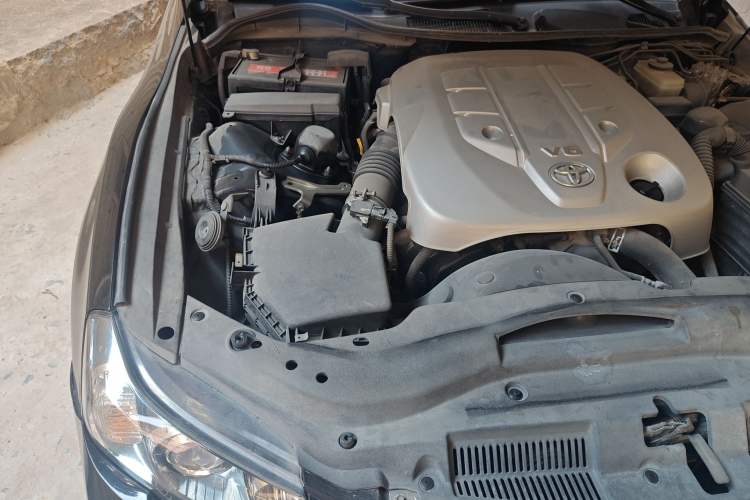 Used Toyota Reiz 2010 2.5V Fashion Elite Edition Engine Bay Right