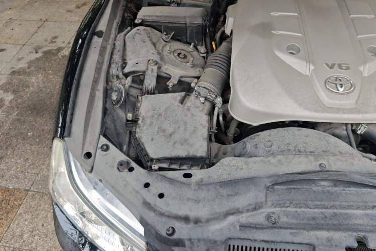 Used Toyota Reiz 2010 2.5V Fengdu Elite Edition Engine Bay Right