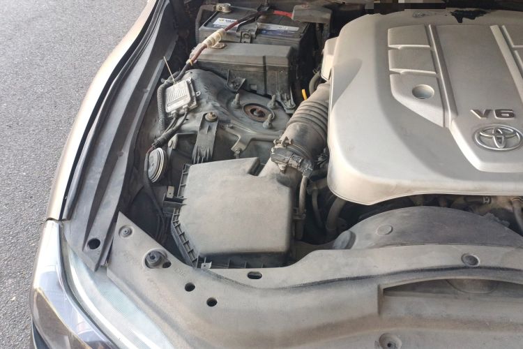 Used Toyota Reiz 2010 2.5V Fengdu Elite Edition Engine Bay Right