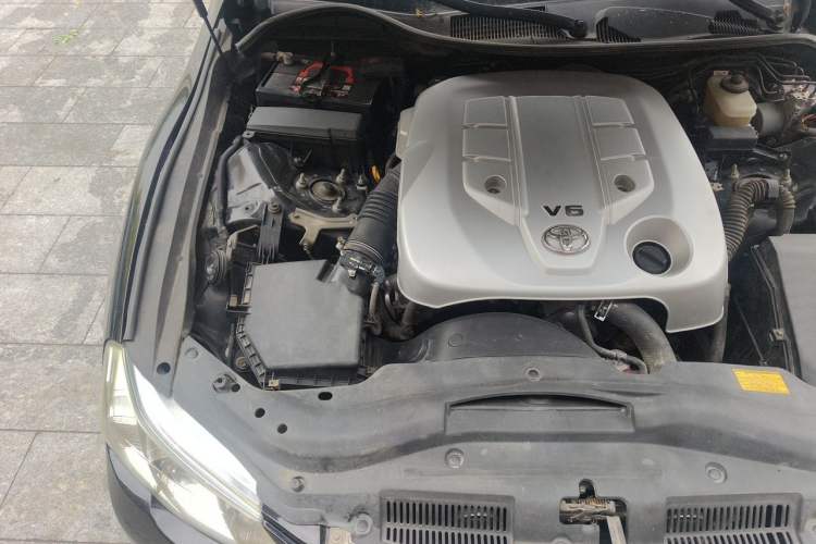 Used Toyota Reiz 2010 2.5V Fengdu Elite Edition Engine Bay Right