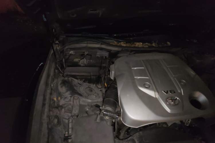 Used Toyota Reiz 2010 2.5V Fengdu Elite Edition Engine Bay Right
