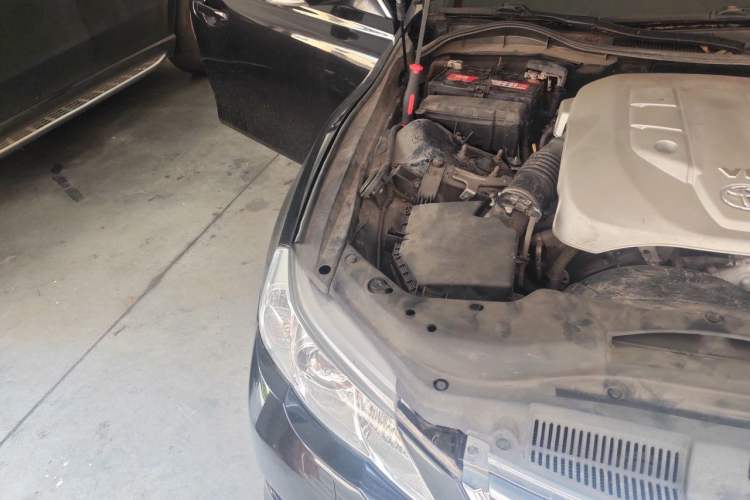 Used Toyota Reiz 2010 2.5V Fengdu Elite Edition Engine Bay Right