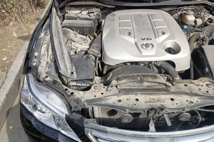 Used Toyota Reiz 2010 2.5V Fengdu Elite Edition Engine Bay Right