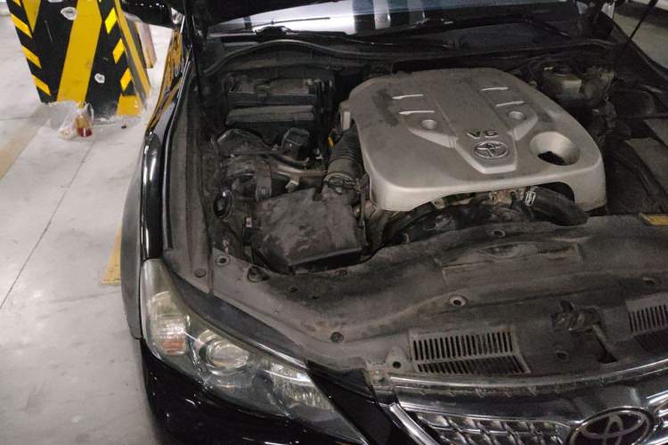 Used Toyota Reiz 2010 2.5V Fashion Luxury Navigation Edition Engine Bay Right